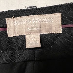 Black pants from banana republic. Size 2. Martin fit. pants are lined.